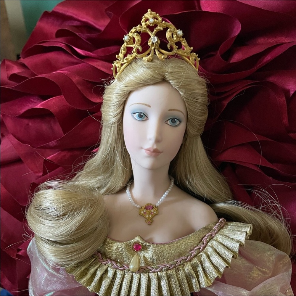 “Cinderella “ Franklin Mint Porcelain Doll